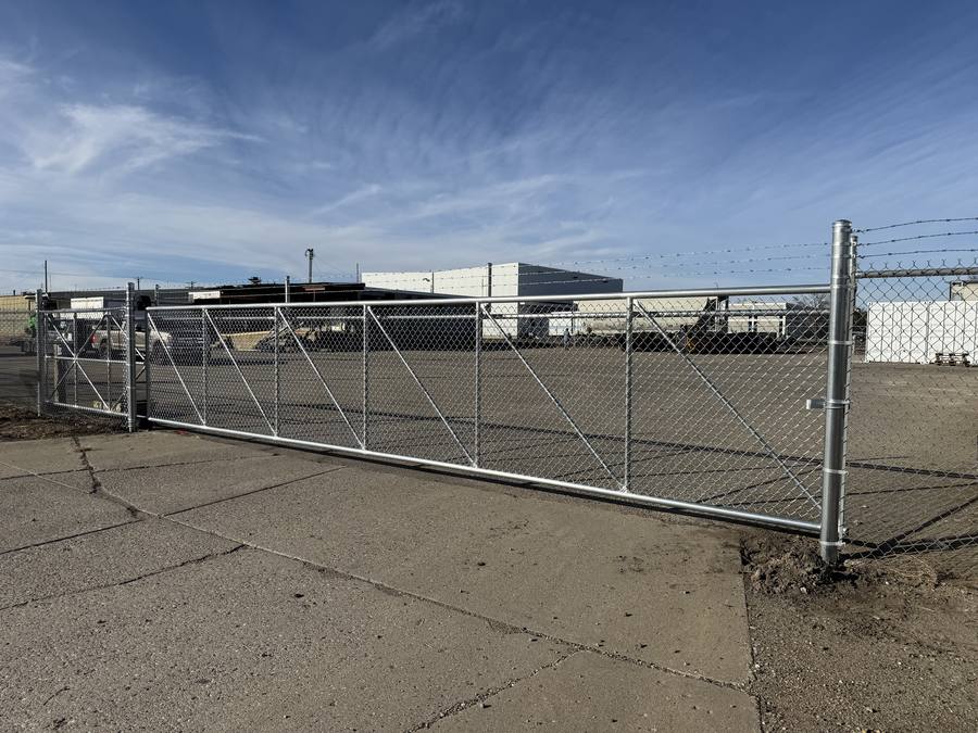 Commercial sliding chain link gate